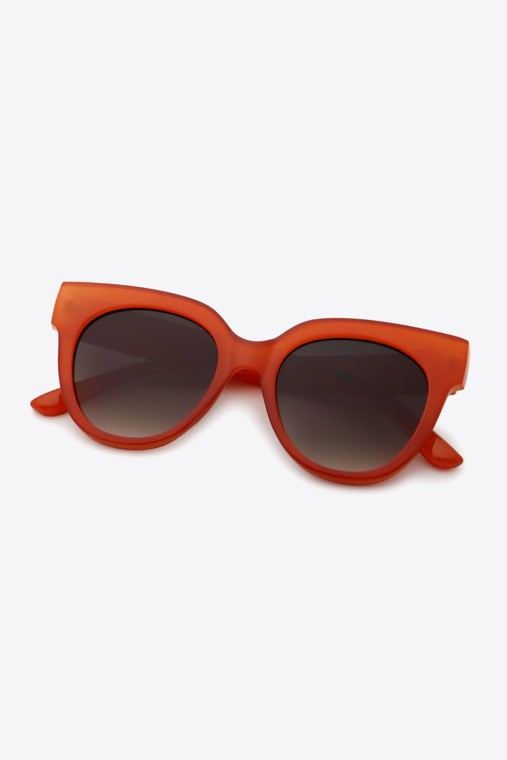 Liza Round  Red Sunglasses